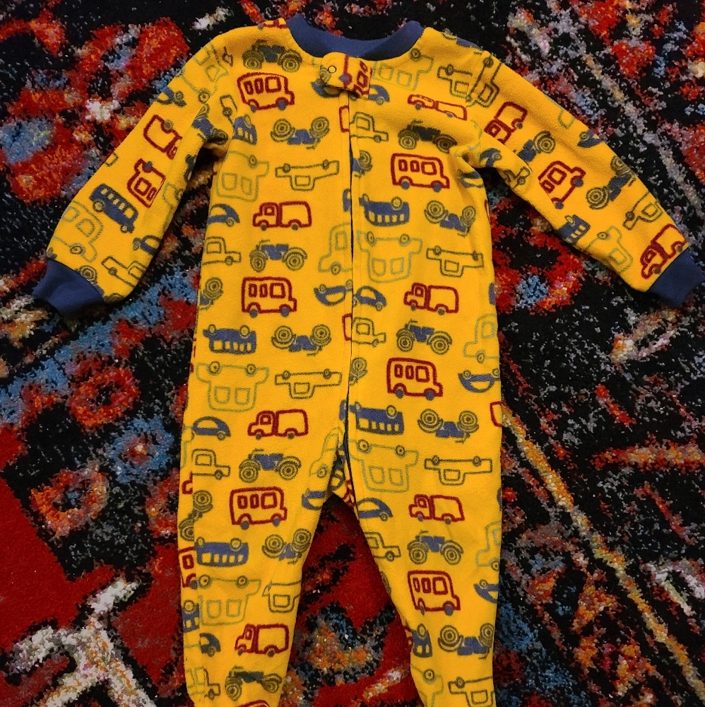 🆓️18mo Footie Pajamas🆓️ - Picture 1 of 4